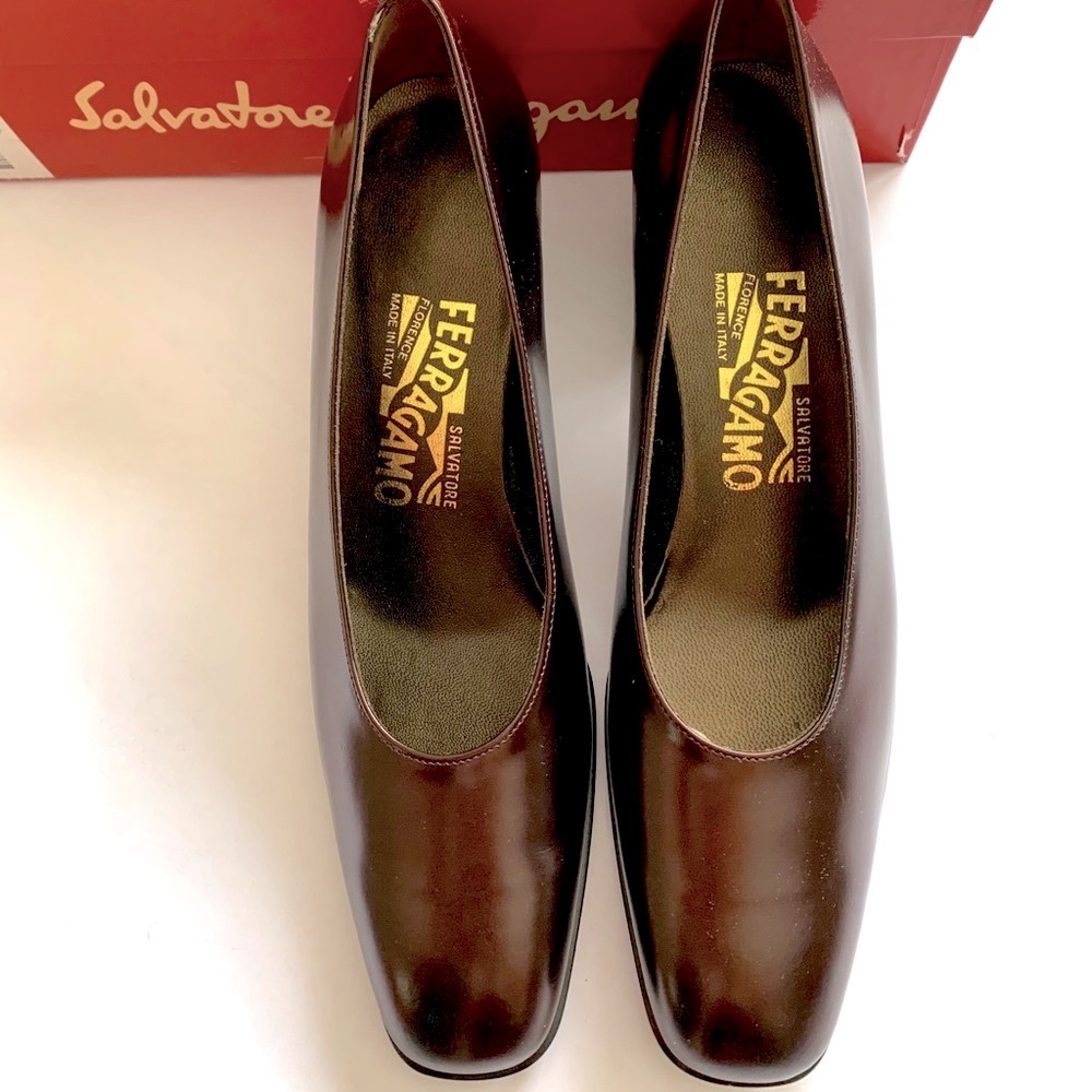 NWT Ferragamo Pumps Size 7 Narrow